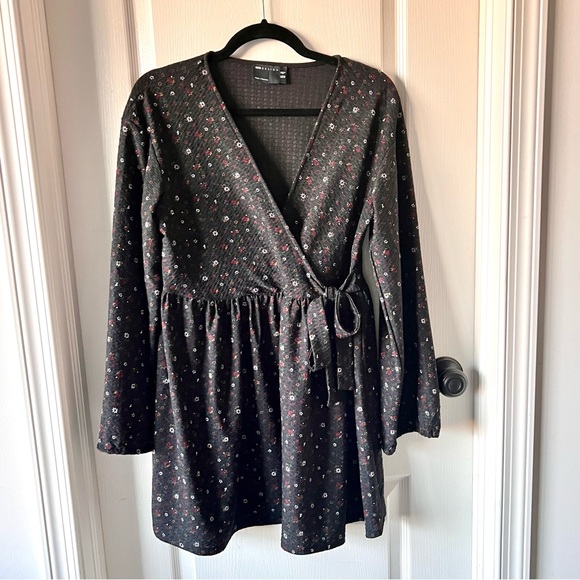 ASOS Design Floral Long Sleeve Side Tie Surplice Mini Dress—SZ. 6 - Picture 13 of 15
